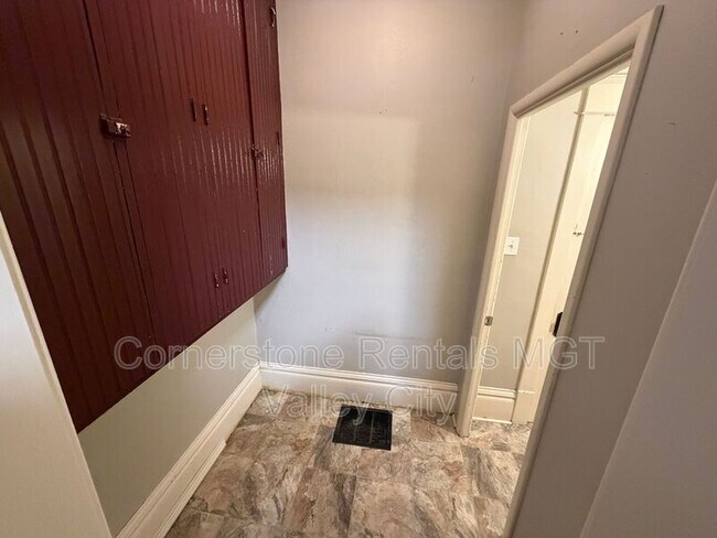 Foto del edificio - 139 6th St NW