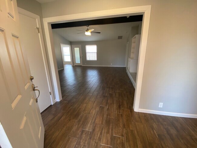 Foto del edificio - 801 Rolling Hill Terrace