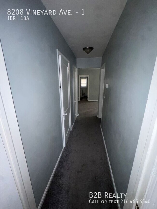 Building Photo - 8208 Vineyard Ave