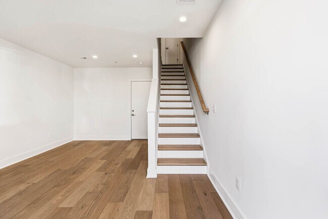 Photo - Reservoir District Townhome | 3 Bed + Den | 3.5 Bath | 1,800 Sf | Large Private Rooftop Deck & Ba...