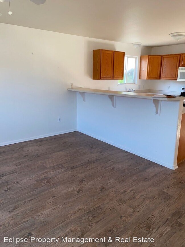 Building Photo - 3 br, 2 bath House - 483 Coronado Ct #A