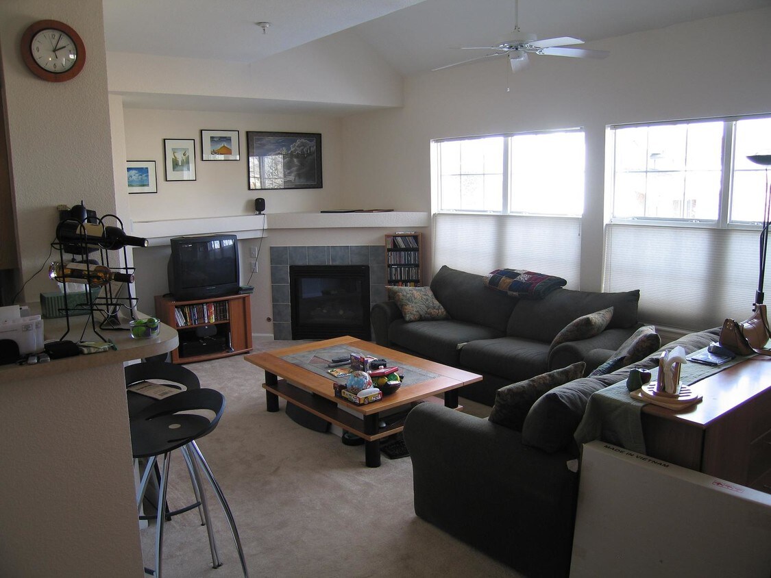 Primary Photo - 14296 E Whitaker Pl