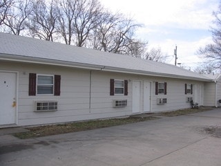 Building Photo - 728 W 11th St