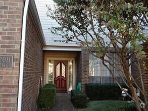 Building Photo - 209 Cimarron Trail