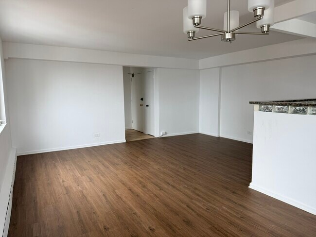 Foto del edificio - 708 W Bittersweet Pl