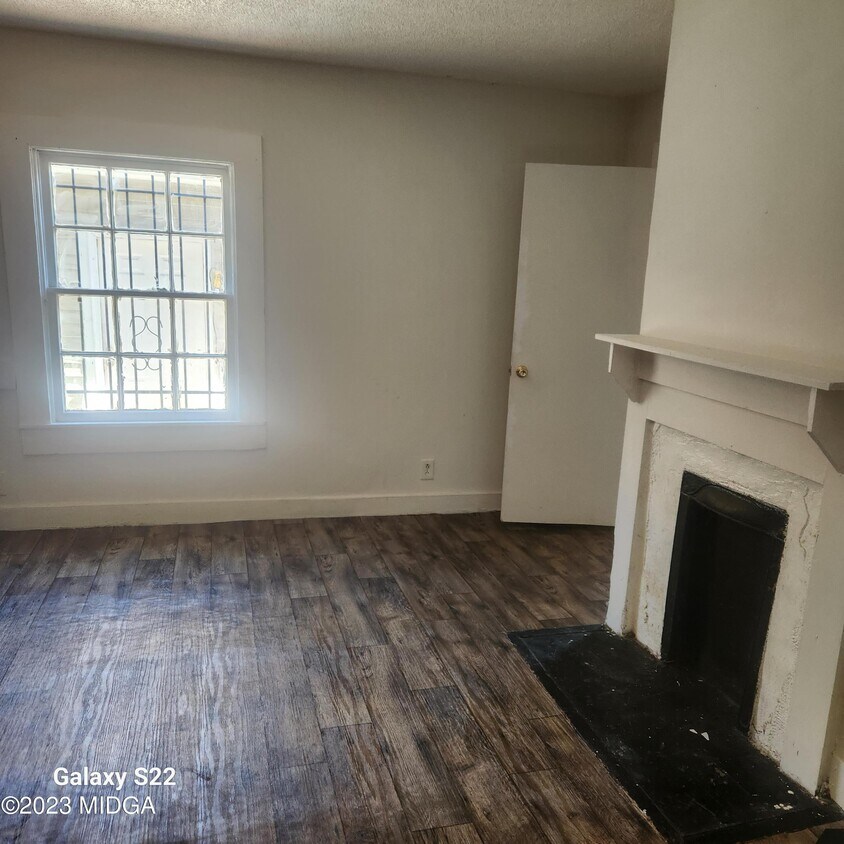 Curated visual reference: Gallery Detail: 2163 Walnut St Macon Ga 31204 House Rental In Macon