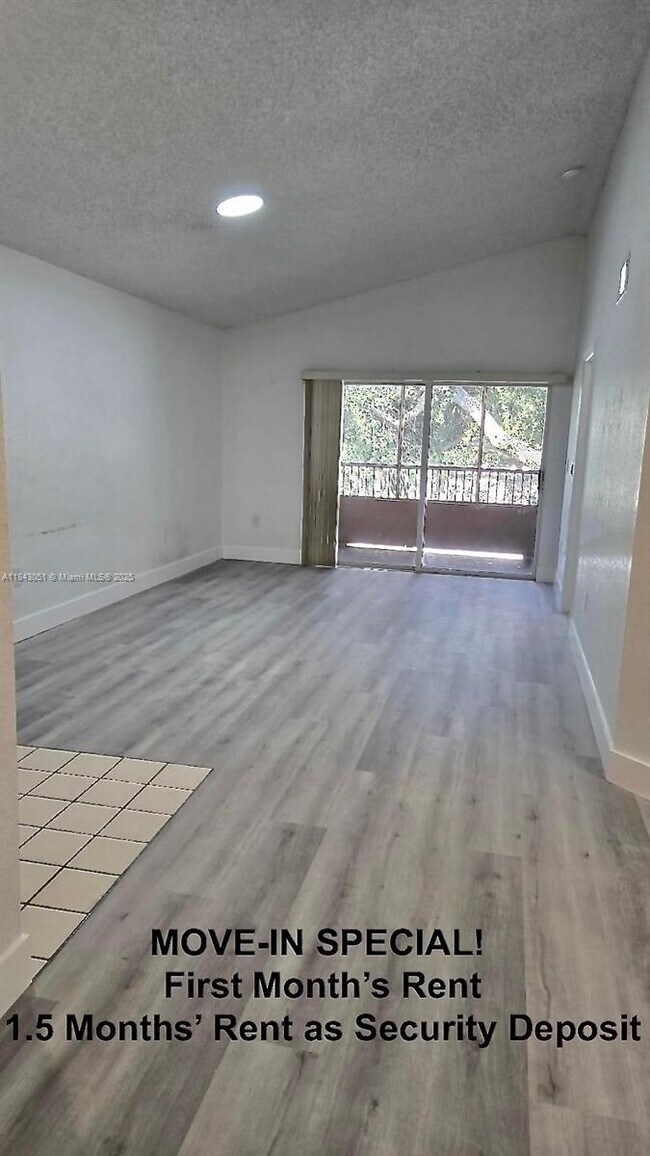 Building Photo - 2811 N Oakland Forest Dr
