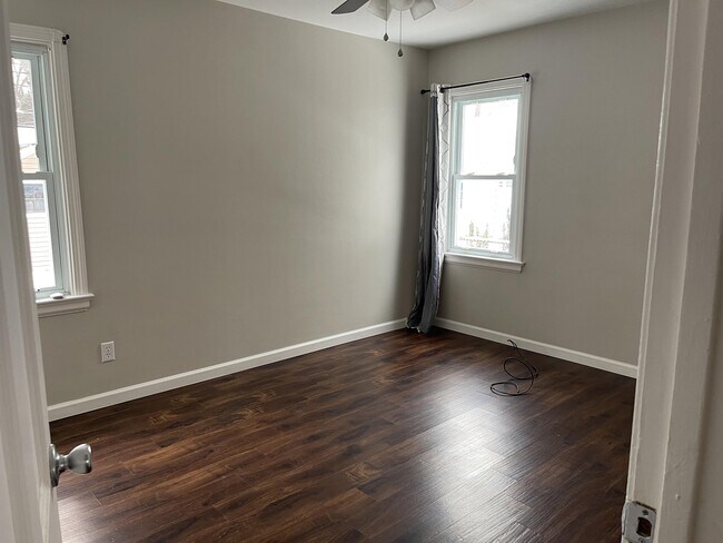 Foto del edificio - 610 Parkside Dr
