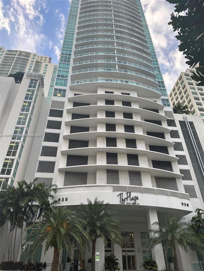 Building Photo - 950 Brickell Bay Dr
