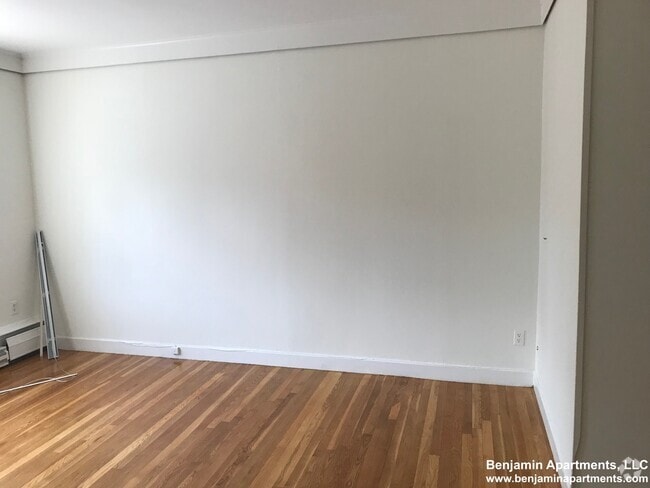 Building Photo - 510 Beacon St
