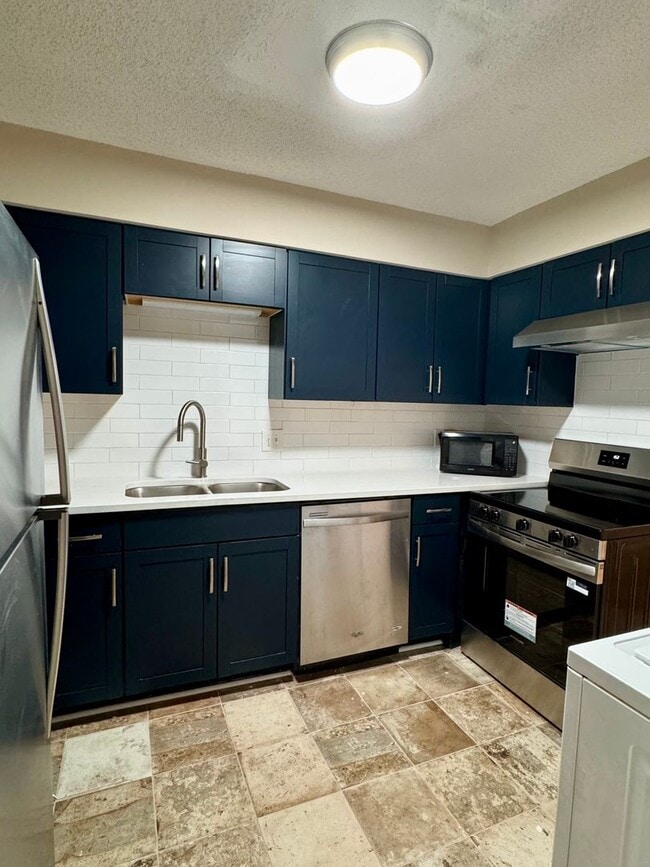 Building Photo - 107 Oak Tree Dr