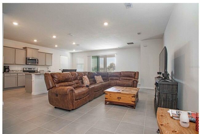 Building Photo - 5225 Sunshine Dr