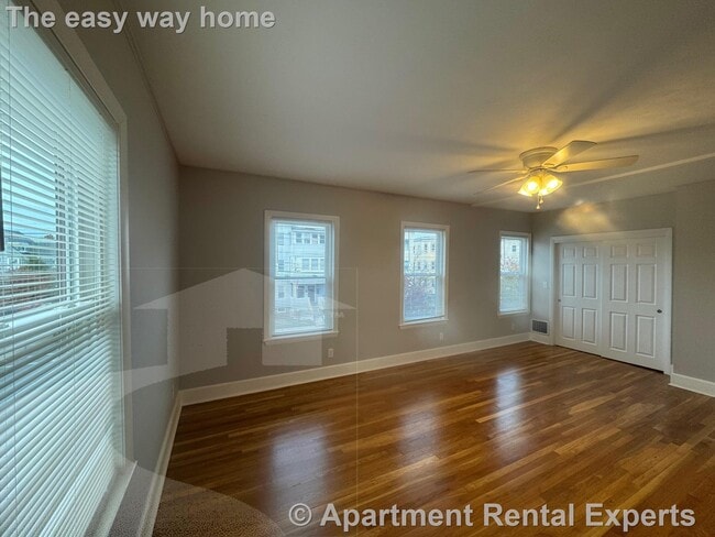 Building Photo - 103 Webster St