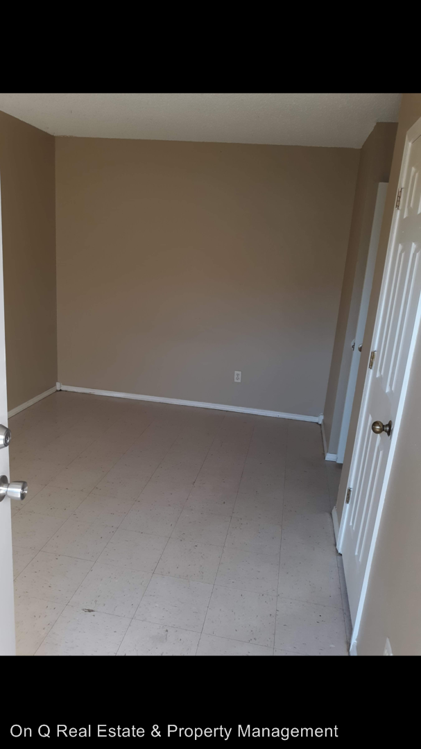 Building Photo - 687 Jill St