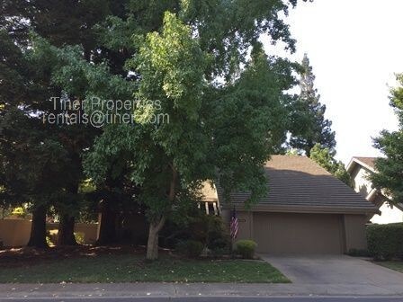 Primary Photo - Gold River Powell 3 Bedroom Home!