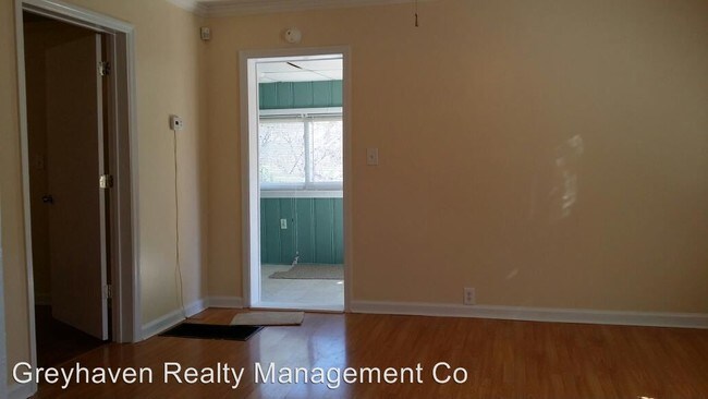 Building Photo - 3571 Crompton St