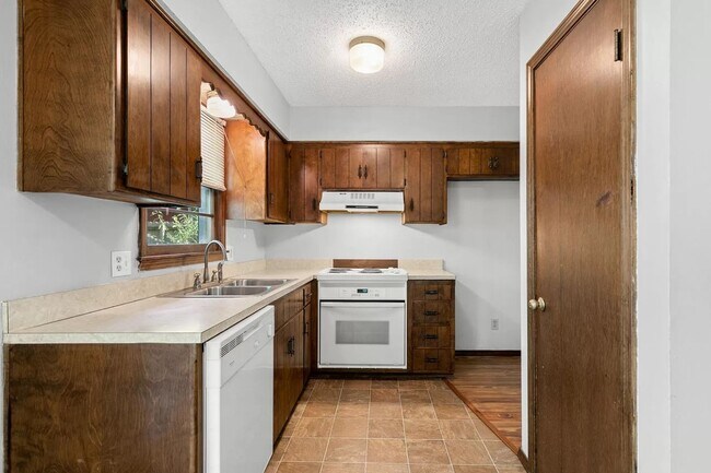 Foto del edificio - 3642 S Farm Rd 135