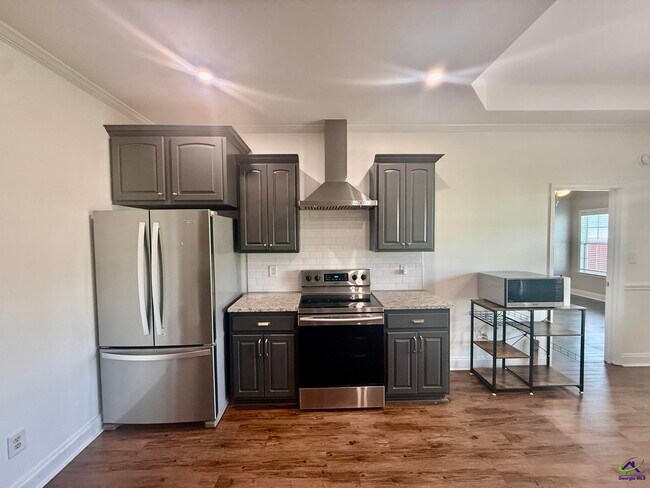 Building Photo - 634 Post Oak Way