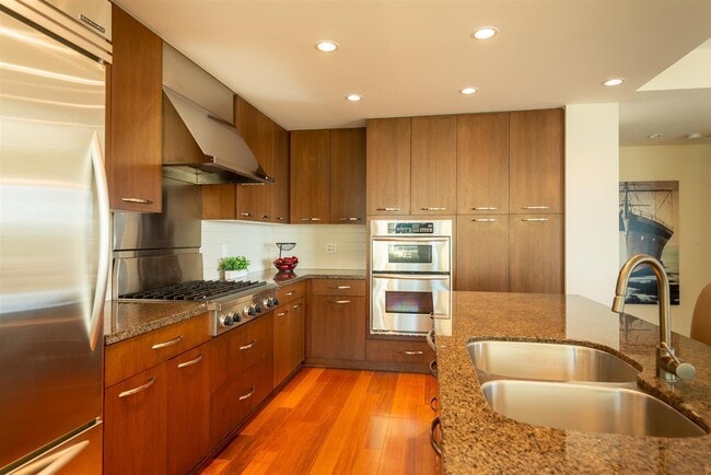 Building Photo - 3335 Cypress Pl