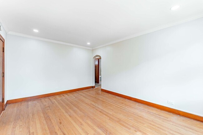 Foto del edificio - 2551 N Lockwood Ave