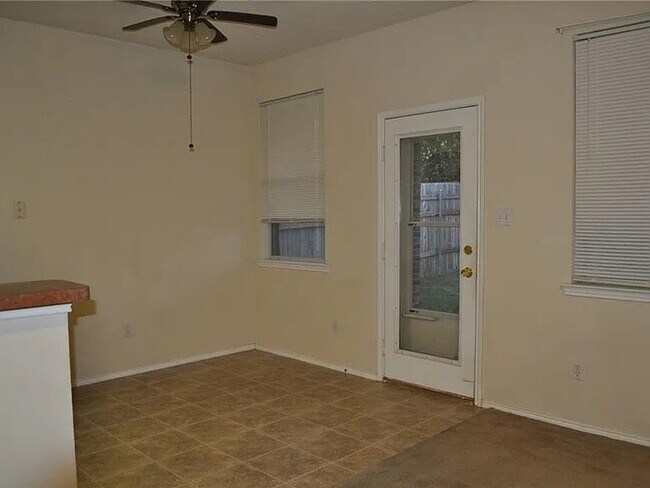 Foto del edificio - 6336 Downeast Dr