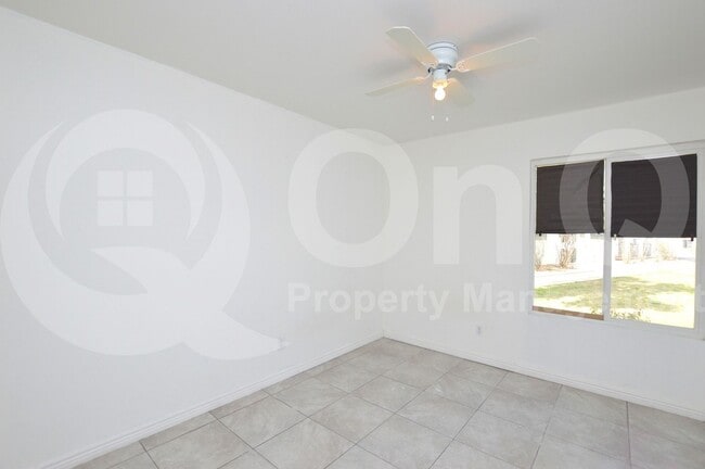 Building Photo - 2331 W Carson Dr