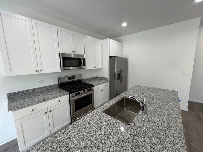 Building Photo - 3942 Preston Dr