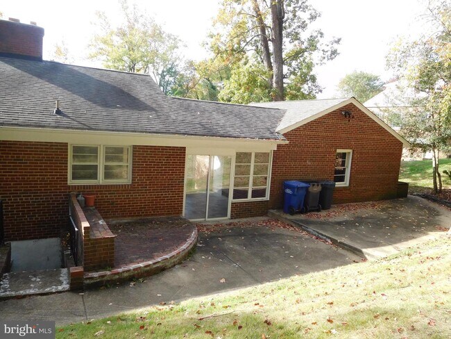 Building Photo - 6048 Old Telegraph Rd