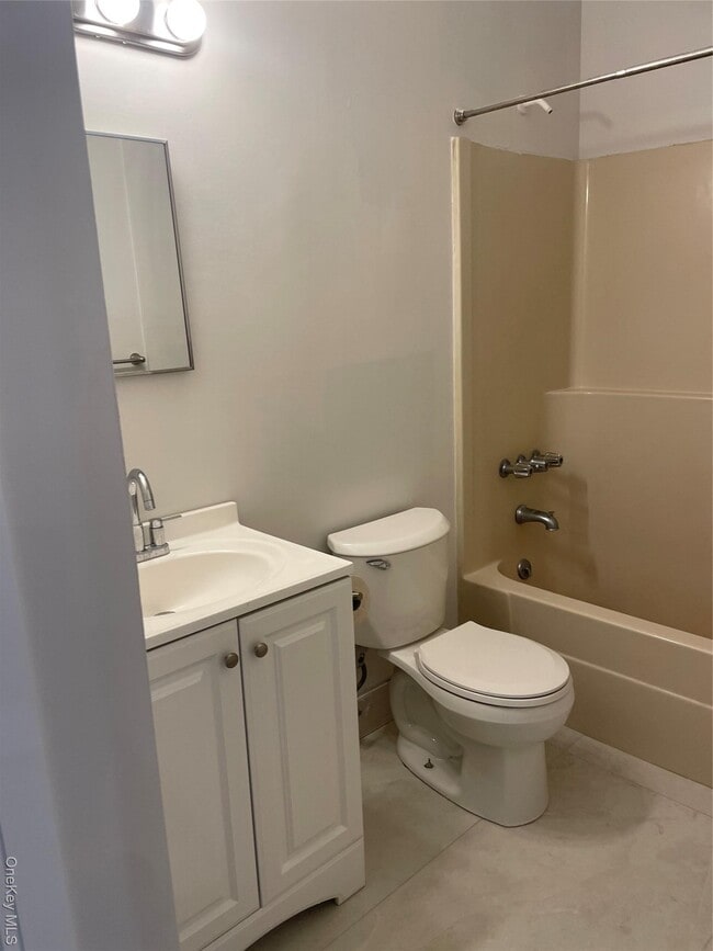 Building Photo - 320 Post Ave