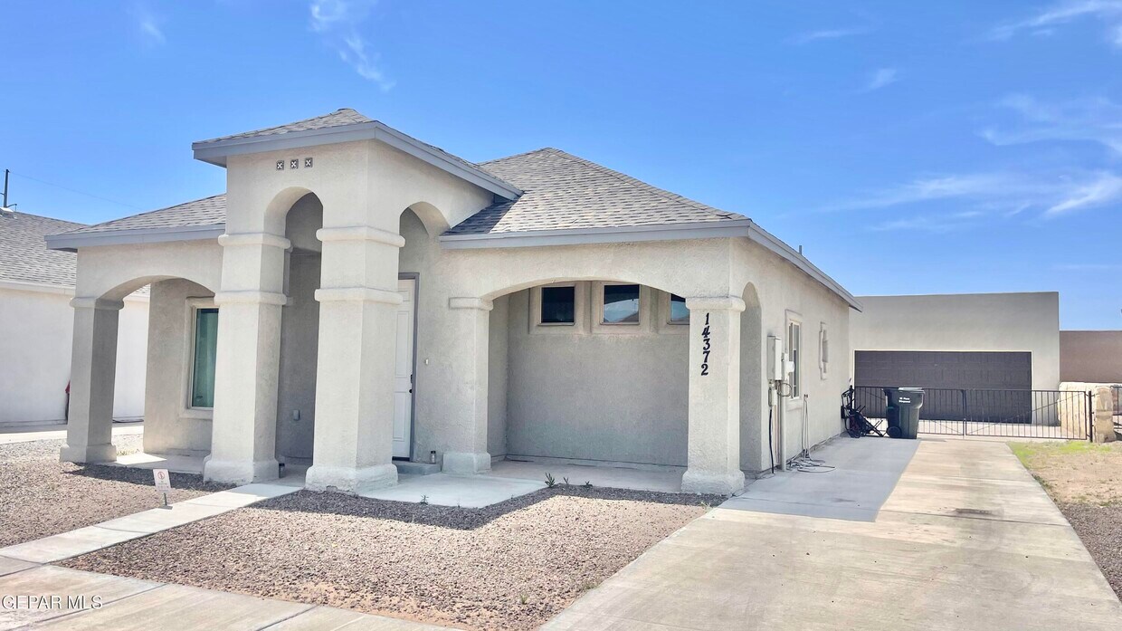 Foto principal - 14372 Chris Zingo Ln
