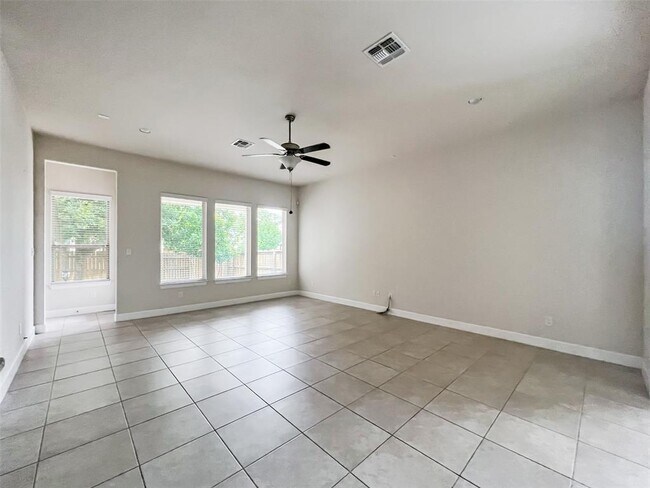 Building Photo - 617 Garner Park Dr
