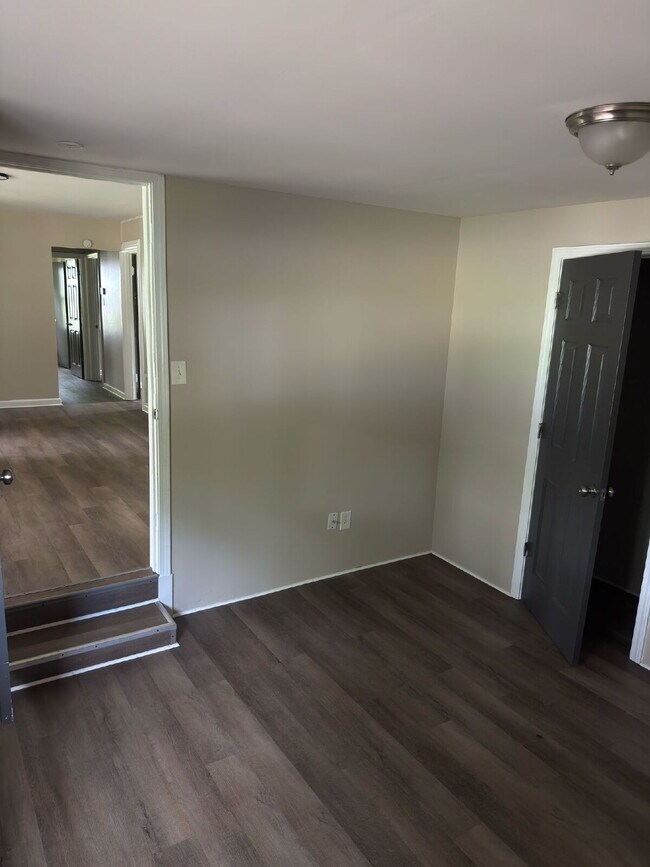 Foto del edificio - Charming 4-Bedroom Home in Florissant – Co...