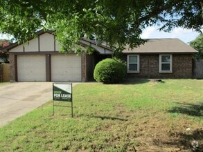 Building Photo - 912 Shell Ct