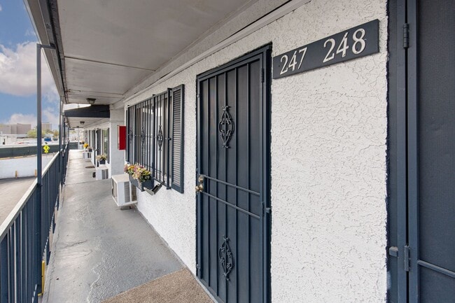 Building Photo - 4600 University Center Dr