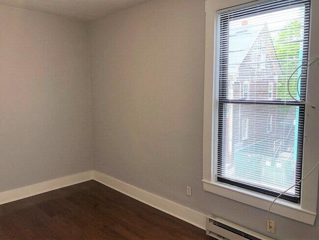 Foto del edificio - 324 Somerville Ave
