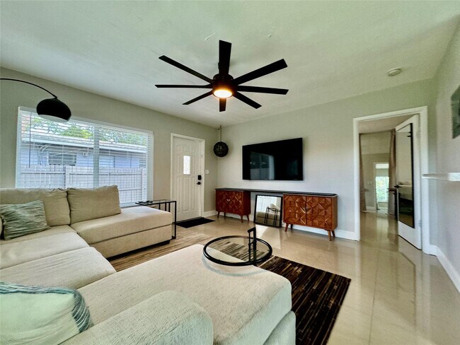 Foto del edificio - 1005 NE 17th Ct