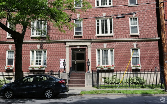 Building Photo - Lake Apartments