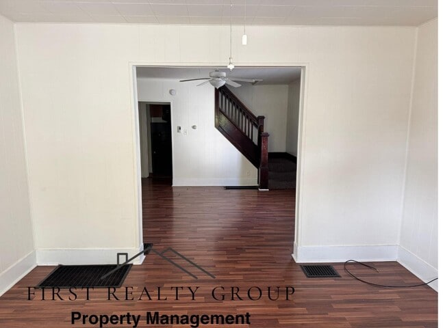 Building Photo - 738 S 6th St