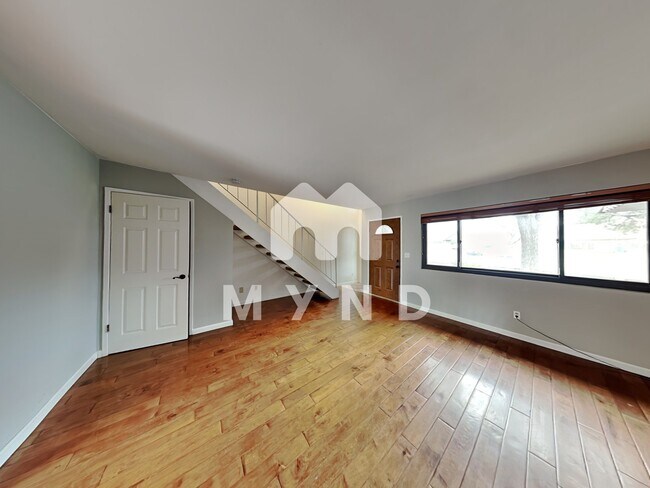 Building Photo - 2161 Cottage Way