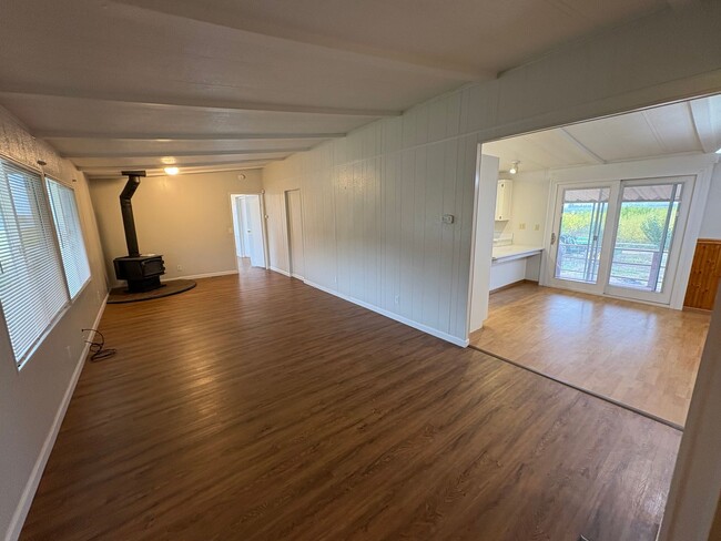 Foto del edificio - Pleasant Country Home Available Now!