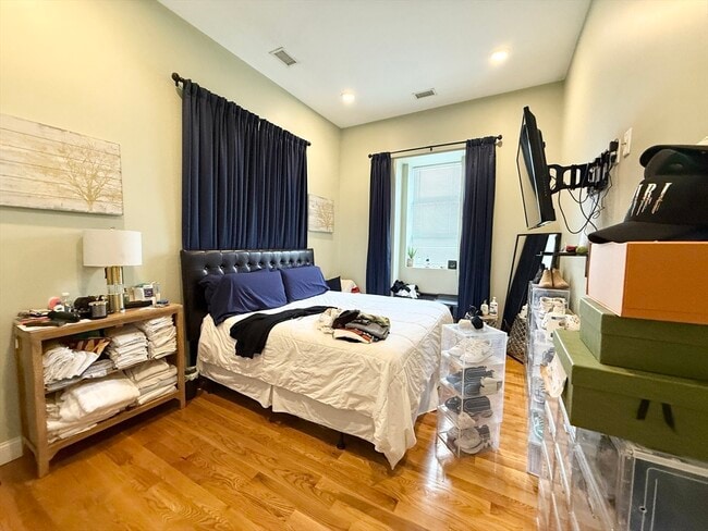 Foto del edificio - 409 Dudley St