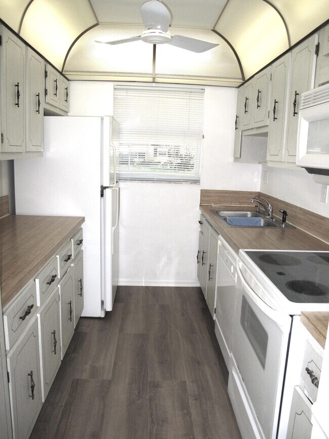 Foto del edificio - 1162 Circle Dr