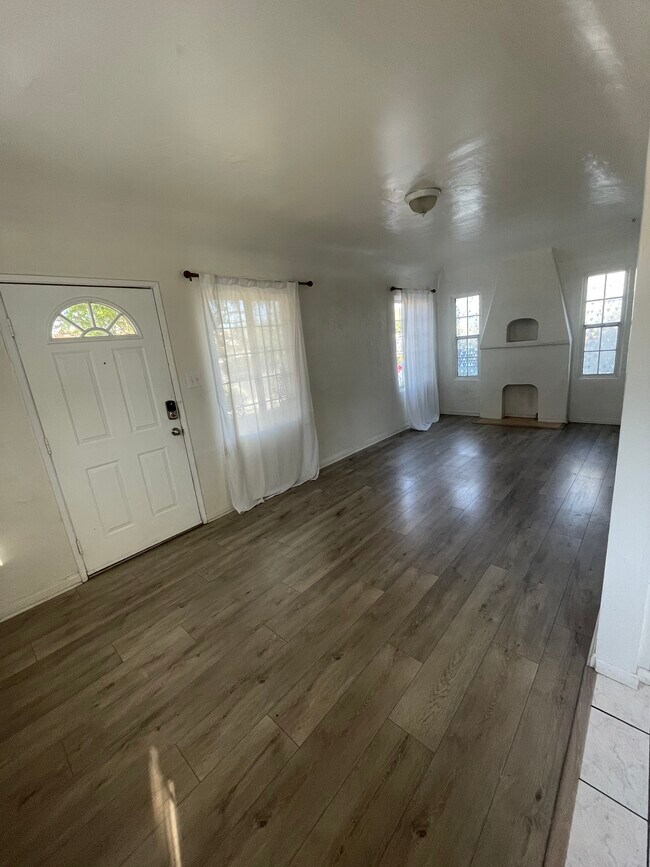 Sala de estar desde el desayunador - 3124 Garden Ave