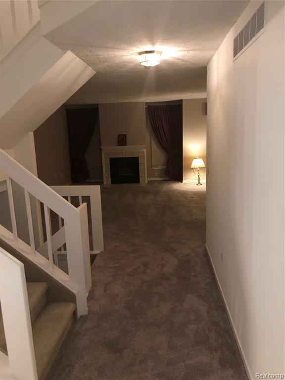 Building Photo - 9326 Eastwind Dr