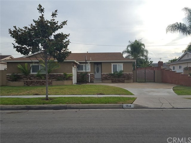 Primary Photo - 1518 W Baker Ave