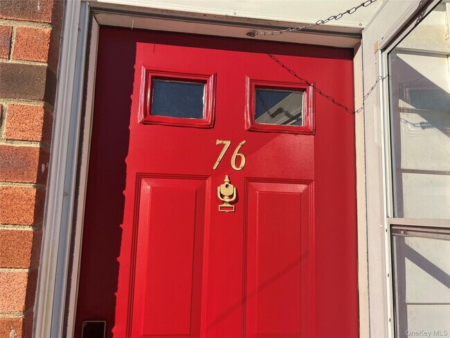 Foto del edificio - 76 Manor Dr