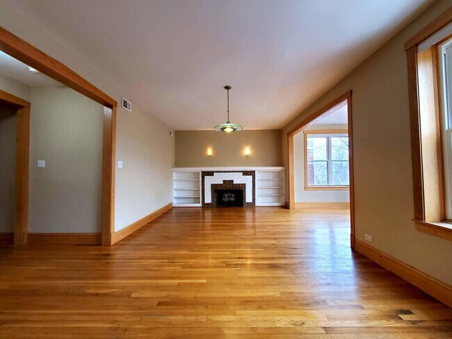 Foto del edificio - 5012 N Troy St