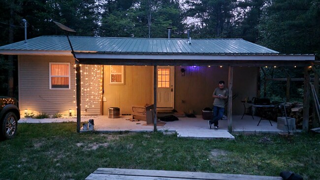 Foto del edificio - 10811 E North Down River Rd