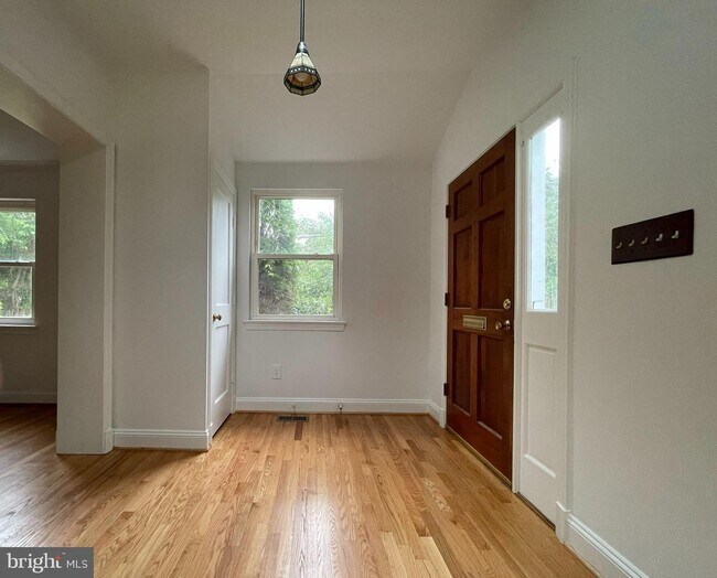 Building Photo - 5316 Ventnor Rd