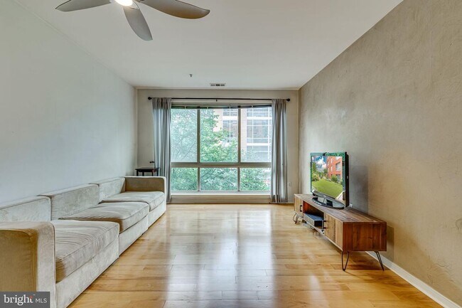 Foto del edificio - 2200 N Westmoreland St